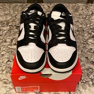 Nike “Dunk Low Retro” sneakers